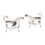 A PAIR OF ENGLISH SILVER SAUCE BOATS, LONDON, SAMUEL WALTON SMITH, 1898 of oval form with gadroon-