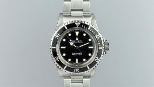 GENTLEMEN'S ROLEX SUBMARINER w/ BOX REF. 5513, circular black dial with dot hour markers with