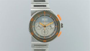 GENTLEMEN'S SEIKO 'GIUGIARO' RE-EDITION CHRONOGRAPH WRISTWATCH REF. 7T12, circular two tone triple