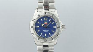 GENTLEMEN'S TAG HEUER PROFESSIONAL REF. WK1113, navy dial, luminous hour markers, date aperture,