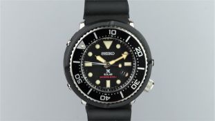 GENTLEMEN'S SEIKO X PROSPEX SOLAR DIVERS WATCH REF. 720089, circular black with large luminous