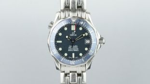 GENTLEMEN'S OMEGA SEAMASTER PROFESSIONAL WATCH, navy dial, luminous hour markers, date aperture,