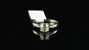 Single stone diamond ring, old cut diamond weighing an estimated 1.00ct, claw set in white metal