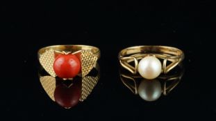 Two gem set ring, single 6.75mm pearl, set in yellow metal, together with a single 8.16mm coral ring