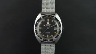 GENTLEMEN'S TISSOT NAVIGATOR DIVERS WATCH, circular black dial with patina lume hour markers with