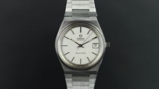 GENTLEMEN'S OMEGA SEAMASTER AUTOMATIC, circular silver dial with baton hour markers and a date