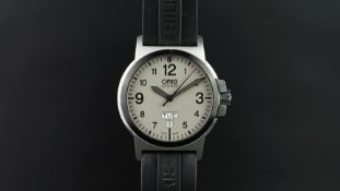 GENTLEMEN'S ORIS AUTOMATIC DAY DATE WRISTWATCH, circular grey dial with day date apertures at 6