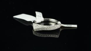 Diamond twist ring, round brilliant cut diamonds, weighing an estimated total of 0.50ct, in a