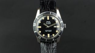 GENTLEMEN'S ORIS SUPER DIVERS WRISTWATCH, circular black dial with dot patina lume markers and a