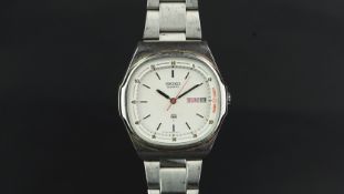 GENTLEMEN'S SEIKO WRISTWATCH REF 7559-500T, stainless steel 35mm case, white dial with daydate