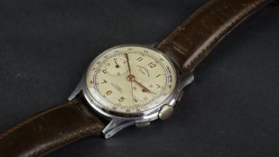 Gentlemen's Chronograph Suisse Vintage Wristwatch, circular off white twin register dial with gilt