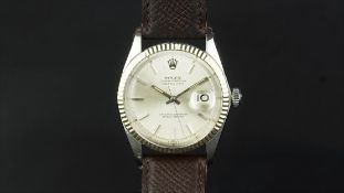 GENTLEMEN'S ROLEX DATEJUST REF. 1601, circular silver pie pan dial with baton hour markers and a