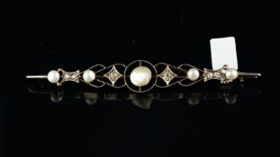 Pearl and diamond bar brooch, graduating button pearls, separated by old cut diamonds, in a target