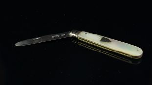 Sterling silver pocket knife, with a mother of pearl handle, hallmarked Sterling, London 1863