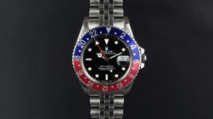 GENTLEMEN'S ROLEX GMT PEPSI BEZEL WRISTWATCH REF. 16750, circular black dial with dot hour markers