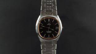 GENTLEMEN'S OMEGA CONSTELLATION WRISTWATCH, rounded square black dial with date aperture at 3, baton