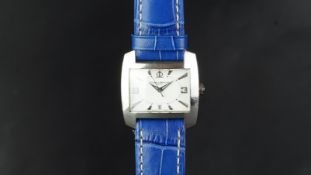 GENTLEMEN'S BAUME & MERCIER DATE WRISTWATCH, rectangular white dial with dagger hour markers and a