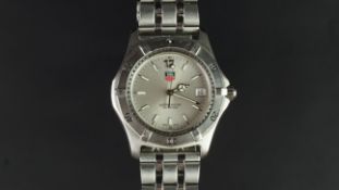 GENTLEMEN'S TAG HEUER PROFESSIONAL WRISTWATCH, circular silver dial with luminous hour markers and a