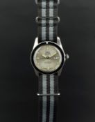 GENTS ORIS SUPER VINTAGE DIVERS WATCH, circular silver dial with luminous hour markers and a date
