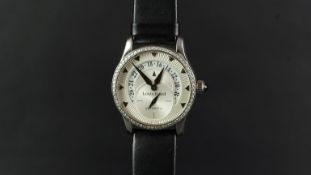 GENTLEMEN'S LOUIS ERARD CALENDAR WRISTWATCH, circular two tone textured dial with silver hour