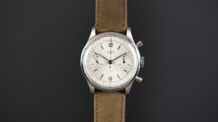 GENTS HEUER CHRONOGRAPH WRISTWATCH, circular off white twin register dial with bronze hour markers