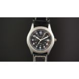 GENTS HAMILTON KHAKI WRISTWATCH, circular black dial with white arabic numerals and a date aperture,