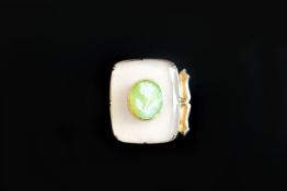 Miscellaneous jewellery item, rectangular chalcedony, set with a flower cameo, mounted in yellow