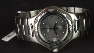 GENTLEMEN'S TAG HEUER PROFESSIONAL WRISTWATCH, 36mm case, round grey dial with luminous hands and