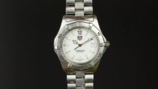 GENTLEMEN'S TAG HEUER PROFESSIONAL WRISTWATCH, circular white dial with luminous hour markers and