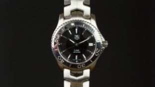 GENTLEMEN'S TAG HEUER LINK WRISTWATCH REF. WJ1110, circular black two tone dial with baton hour