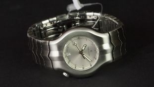 LADIES' TAG HEUER WRISTWATCH REF. WP1311, circular silver dial with luminous hands and a date