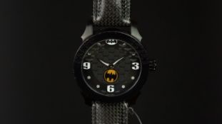 GENTLEMEN'S BATMAN WRISTWATCH, black dial with the Batman logo, on a black leather strap