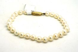 Single row pearl bracelet, twenty-seven cultured pearls, measuring an estimated 5.5mm, strung
