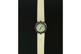 LADIES' BVLGARI B.ZERO WRISTWATCH, circular mop dial with arrow hour markers, Bvlgari bezel on a