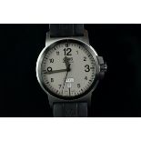 GENTLEMEN'S ORIS DAY DATE WRISTWATCH, circular grey dial with Roman numerals and day date apertures,