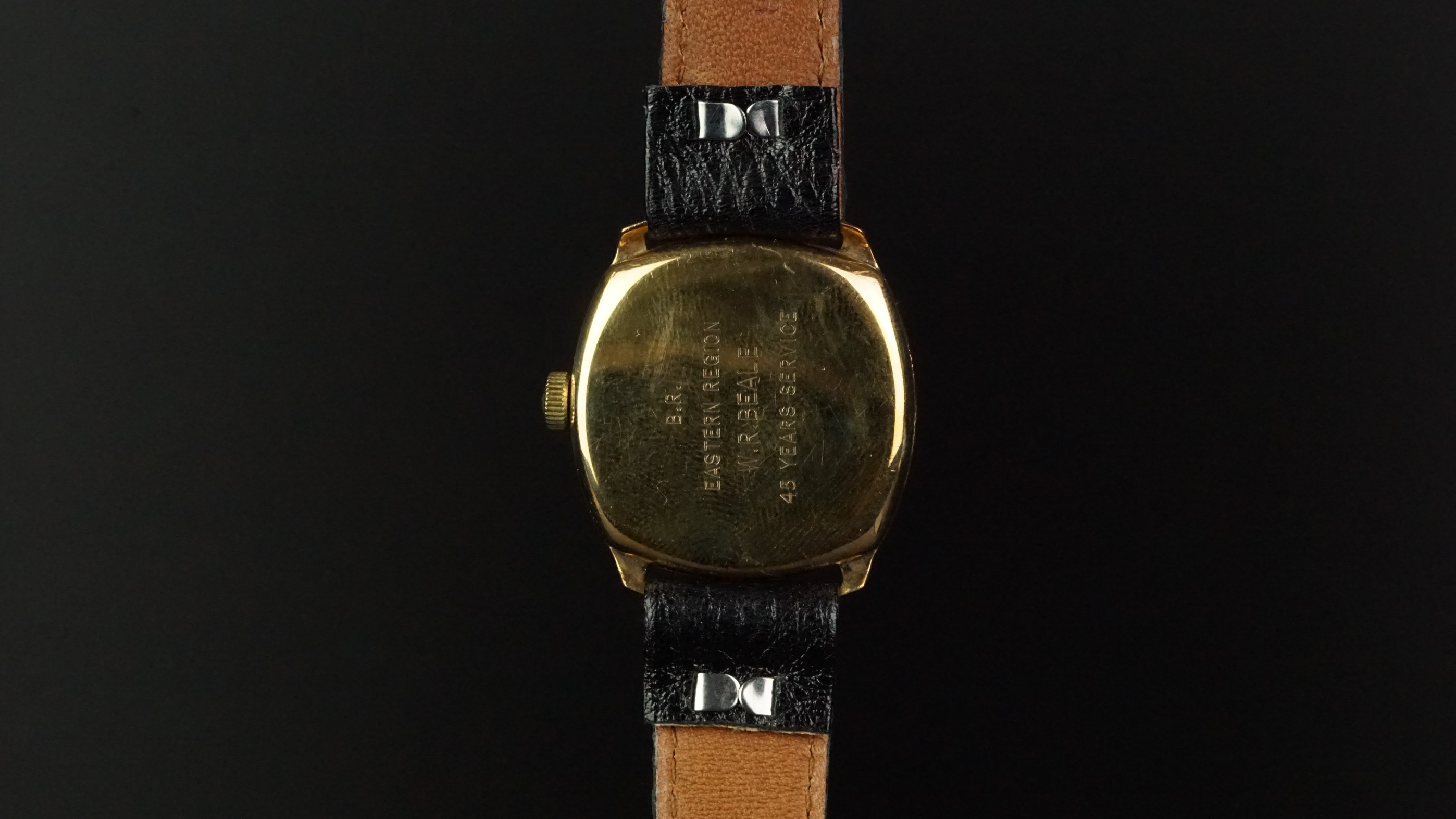 GENTLEMEN'S GARRARD 9K GOLD DRESS WRISTWATCH, circular two tone patina dial with gold hour markers - Bild 2 aus 2