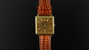 GENTLEMEN'S PIAGET 18ct GOLD VINTAGE WRISTWATCH, square gold textured dial with gold hour markers