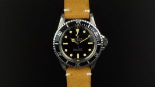 GENTLEMEN'S ROLEX SUBMARINER STAINLESS STEEL REF. 5513 CIRCA 1967, circular black meters first