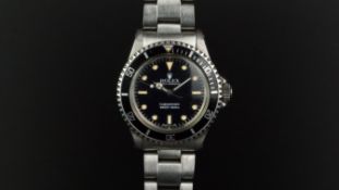 GENTLEMEN'S VINTAGE ROLEX OYSTER PERPETUAL SUBMARINER REF 5513, black circular dial, patina lume,