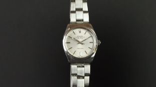 GENTLEMEN'S ROLEX OYSTER PERPETUAL AIR-KING REF. 5500, circular silver dial with baton hour