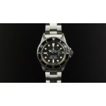 GENTLEMEN'S ROLEX SUBMARINER REF. 1680 WRISTWATCH, circular black dial with cream dot hour markers