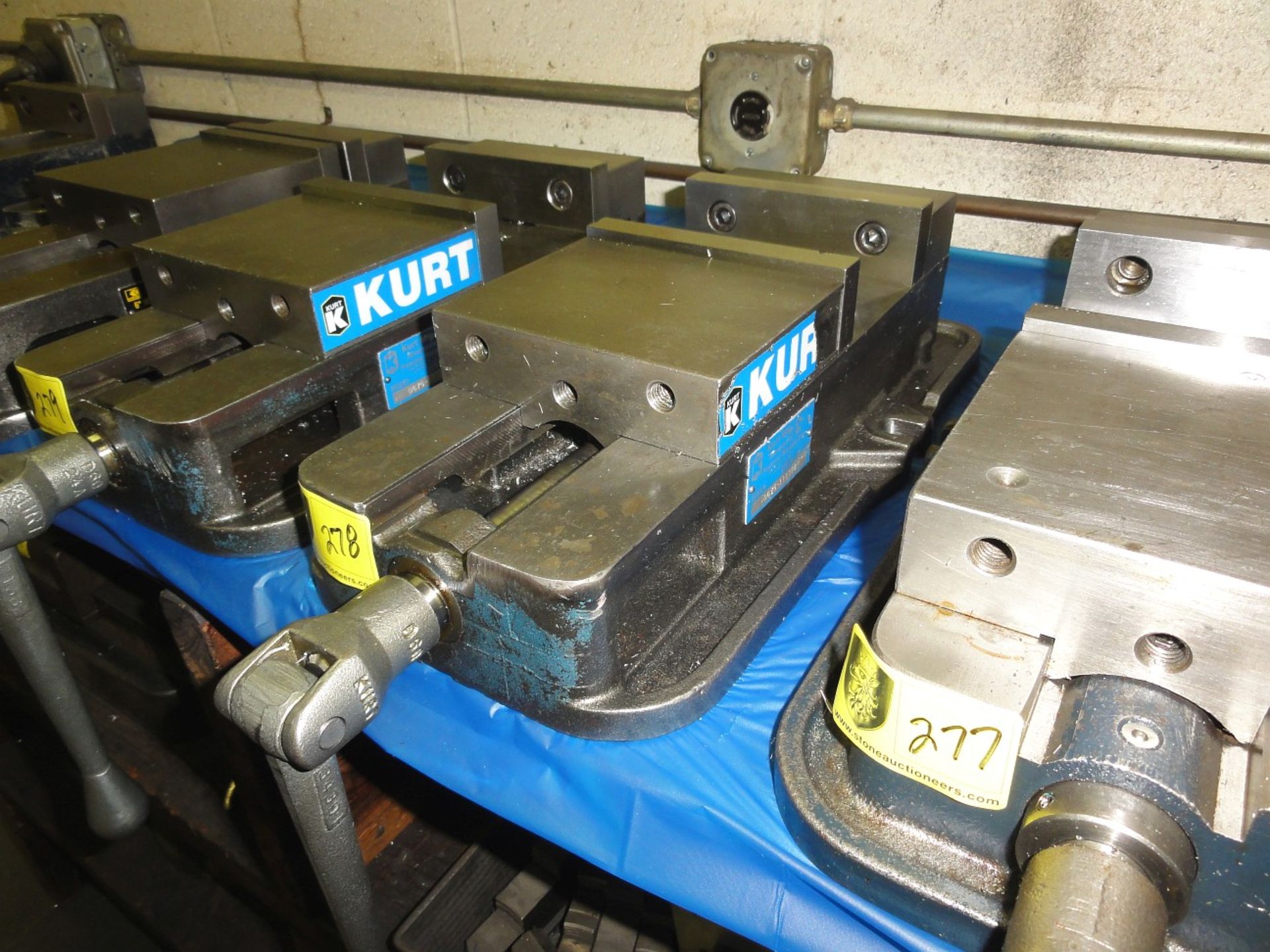 Kurt 6" Machine Vise