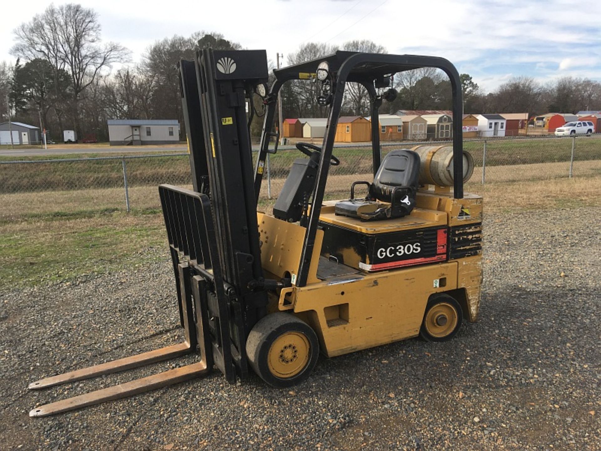 Daewoo Forklift, MDL GC305, 5,300 lb. cap., LP Gas, Side Shift, 3-stage Mast, SN C487630, 5,765.8