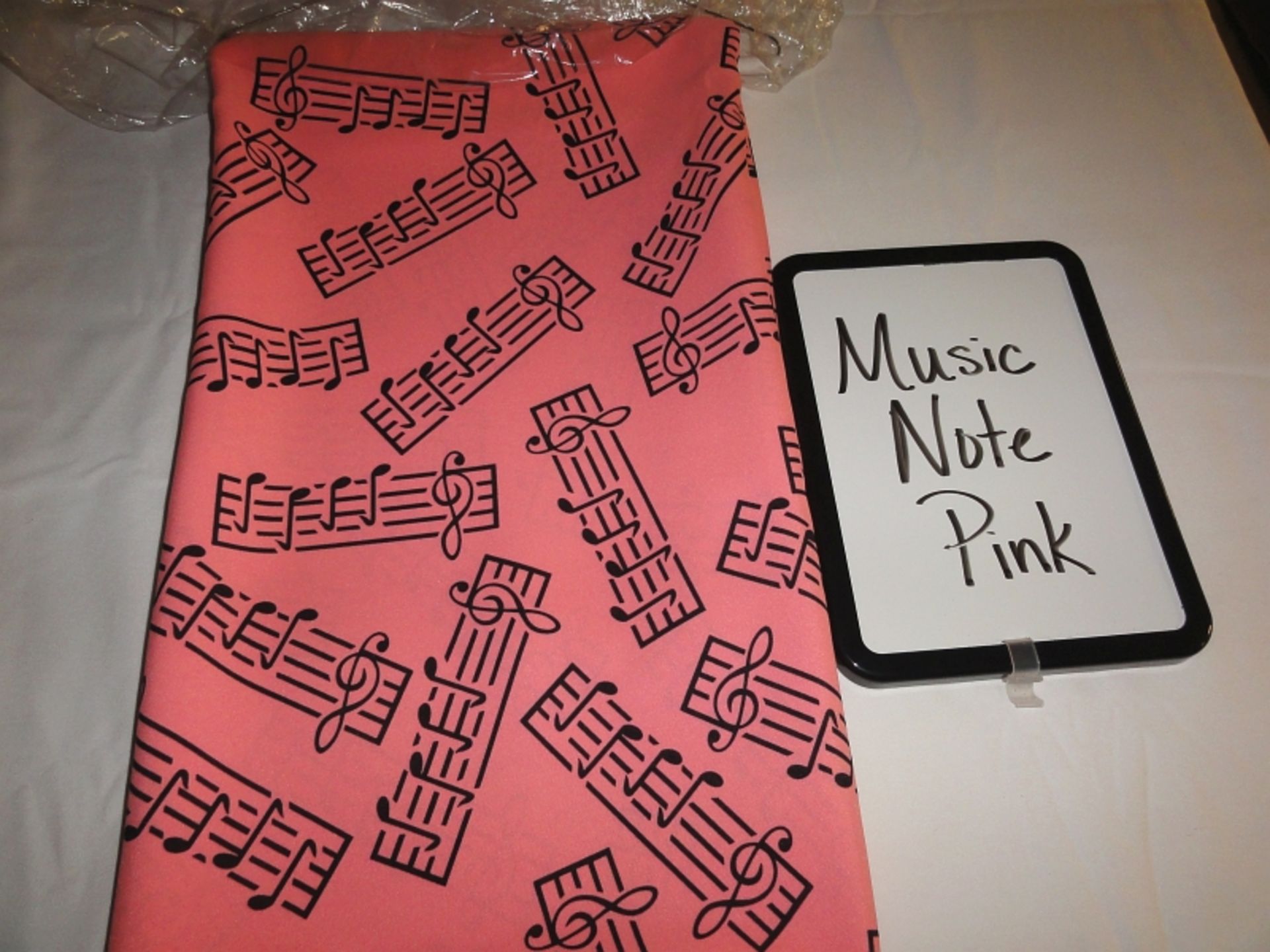 LINEN, MUSIC NOTE PINK 90" SQUARE