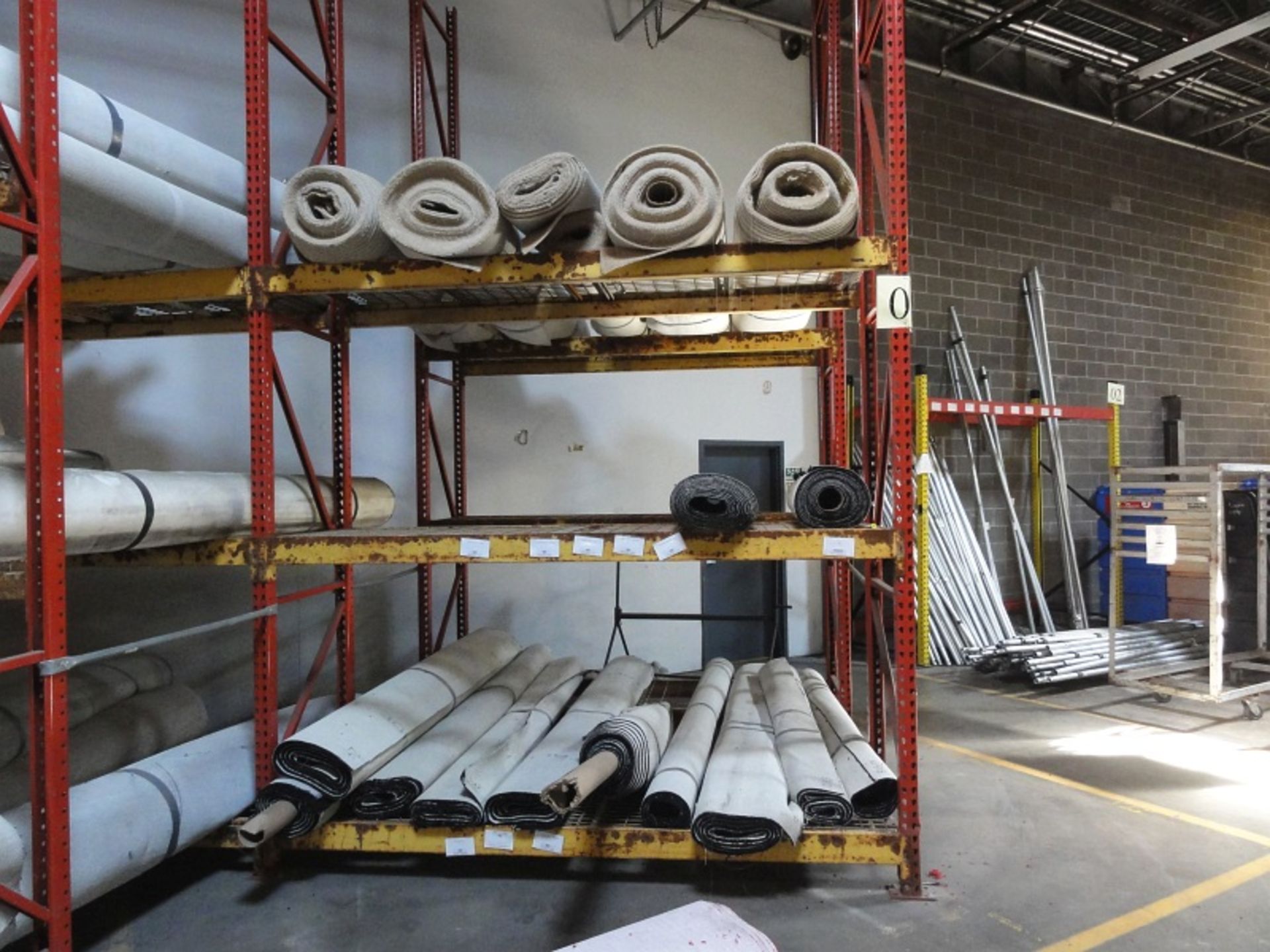 CARPET, ROLLS, GREY, 10' X 100'