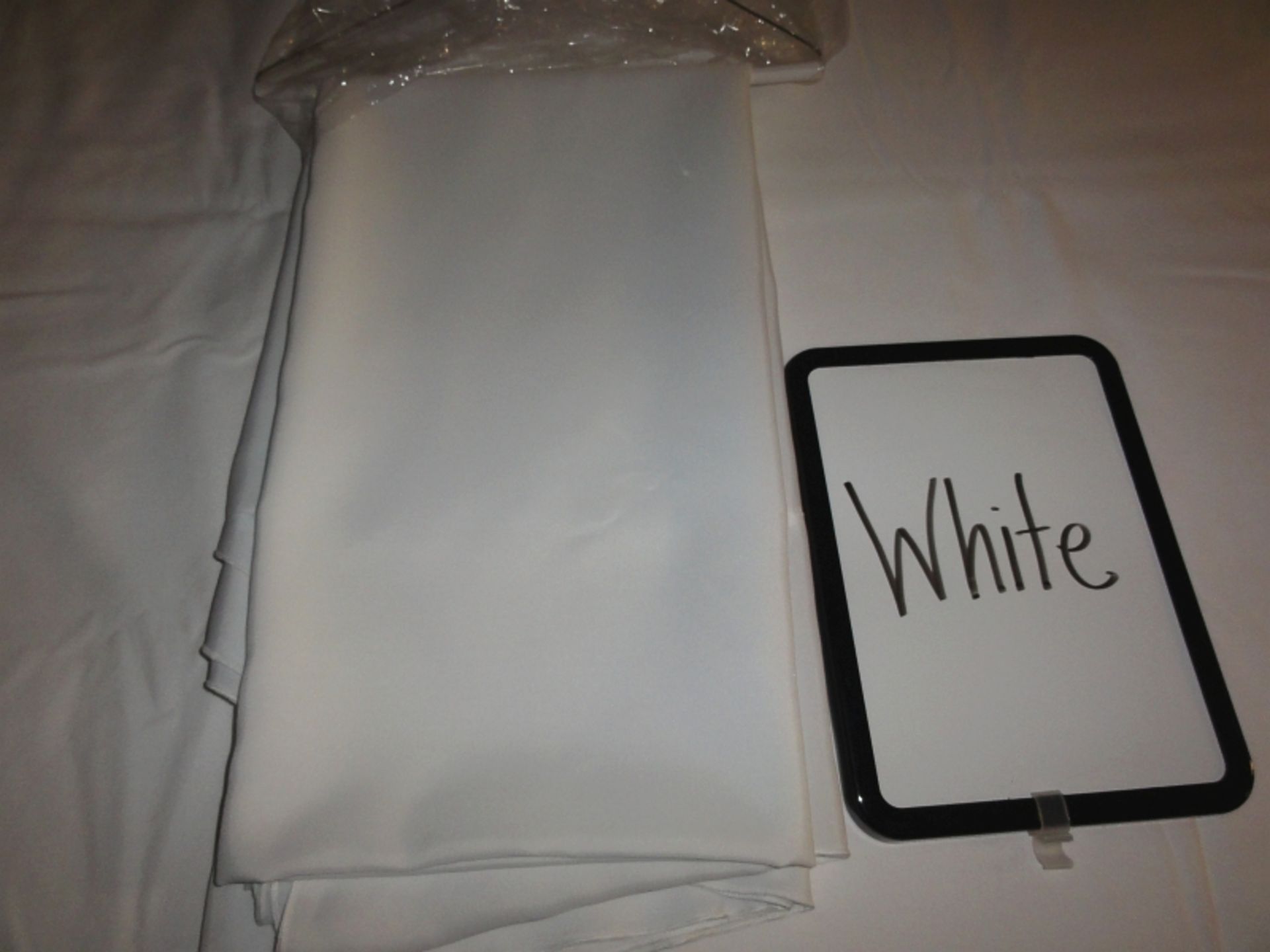 LINEN, SCUBA WHITE 48" ROUND TABLE FORM