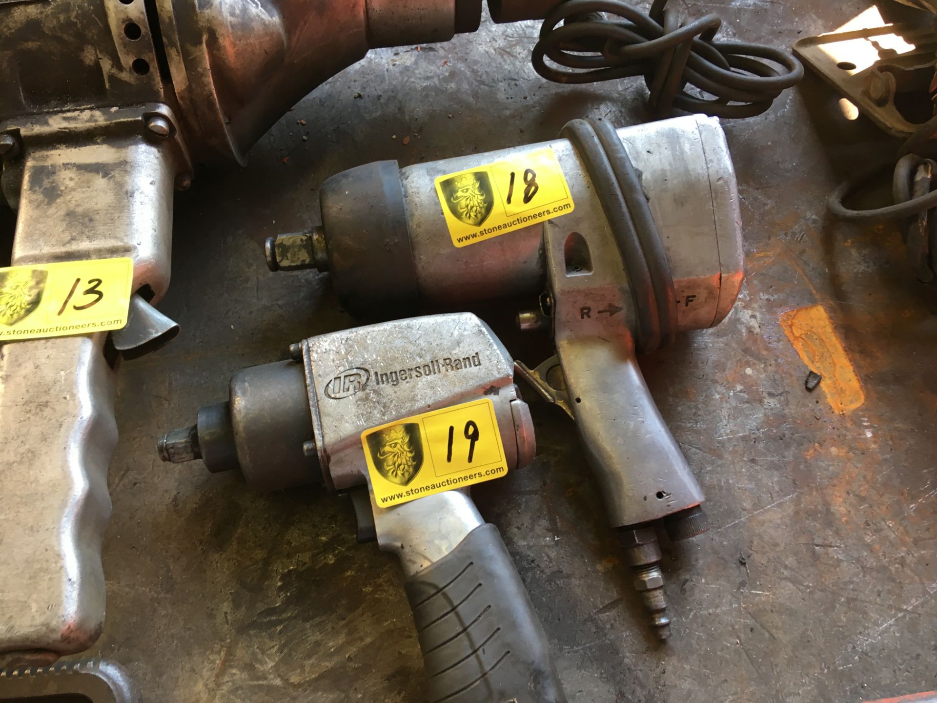 Pneumatic Impact Wrench