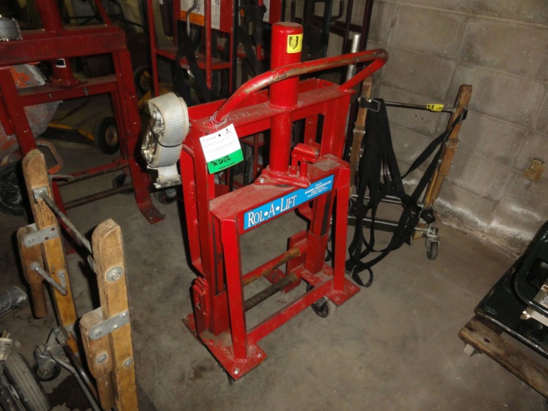 Hydraulic Roll Lifts