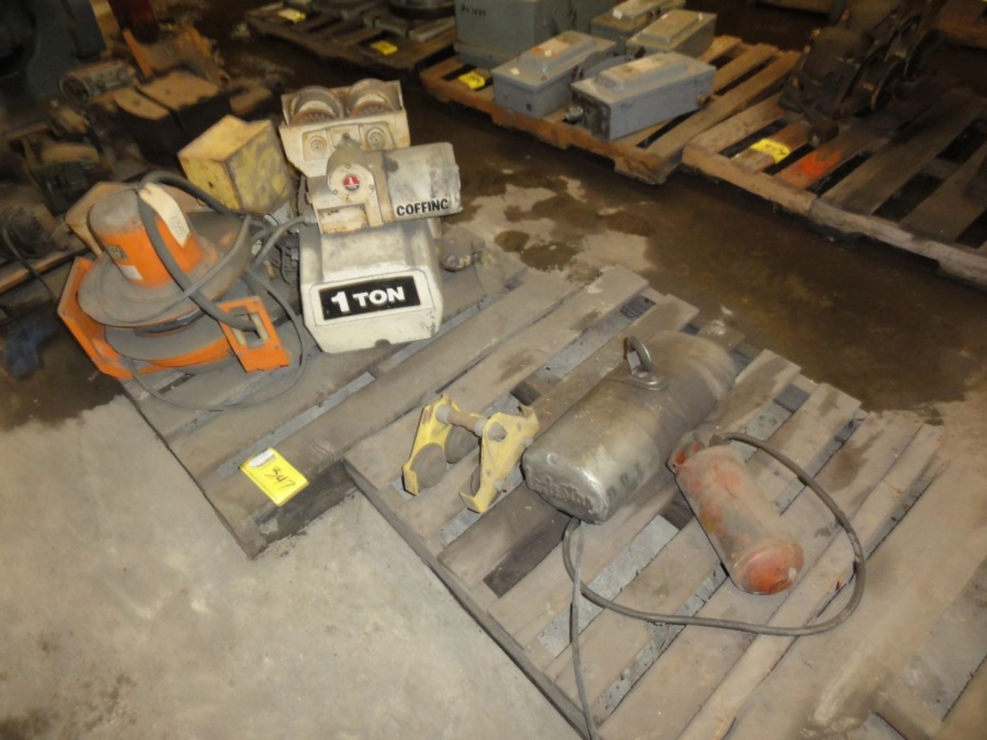 Pallet of Hoists, 1-ton