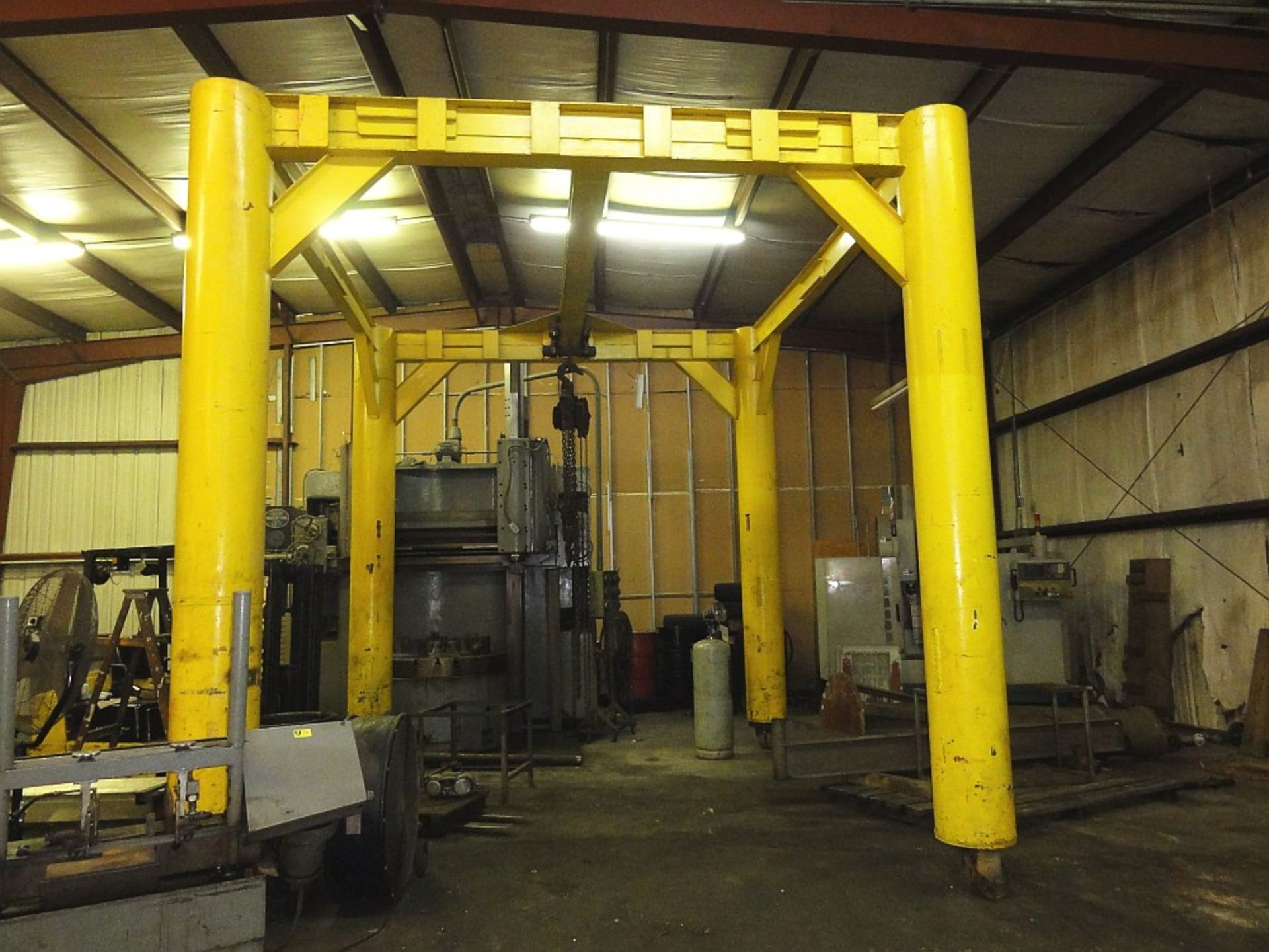 Rolling Gantry Crane w/ Chain Fall Hoist, 15' x 15' x 15'